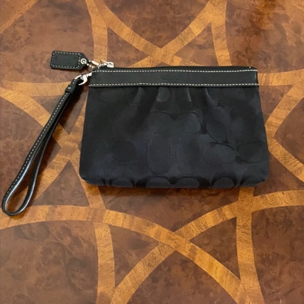 Coach Black Wristlet Clutch Authentic Free Used Excellent Condition Like New - Picture 2 of 14